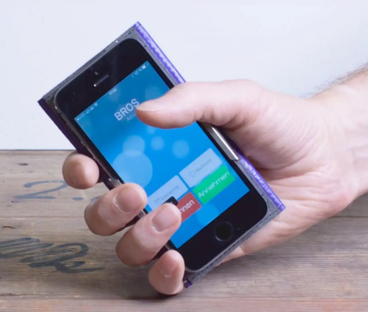 FREITAG-F332-FOLDER-for-iPhone