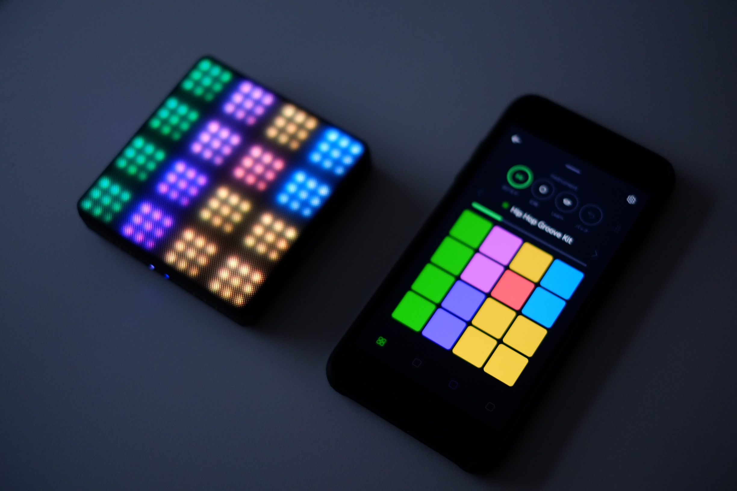 おしゃれデザインの本格タッチパッド電子楽器「ROLI BLOCKS」